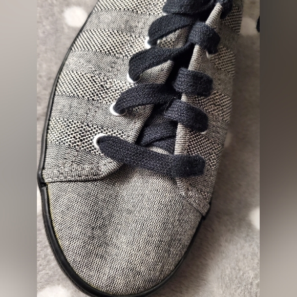 A pair of Keds - Picture 8 of 9